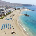 Live Cristianos Playeros Close To The *