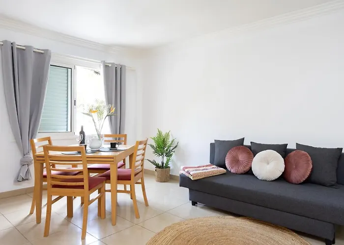 Live Cristianos Playeros Close To The